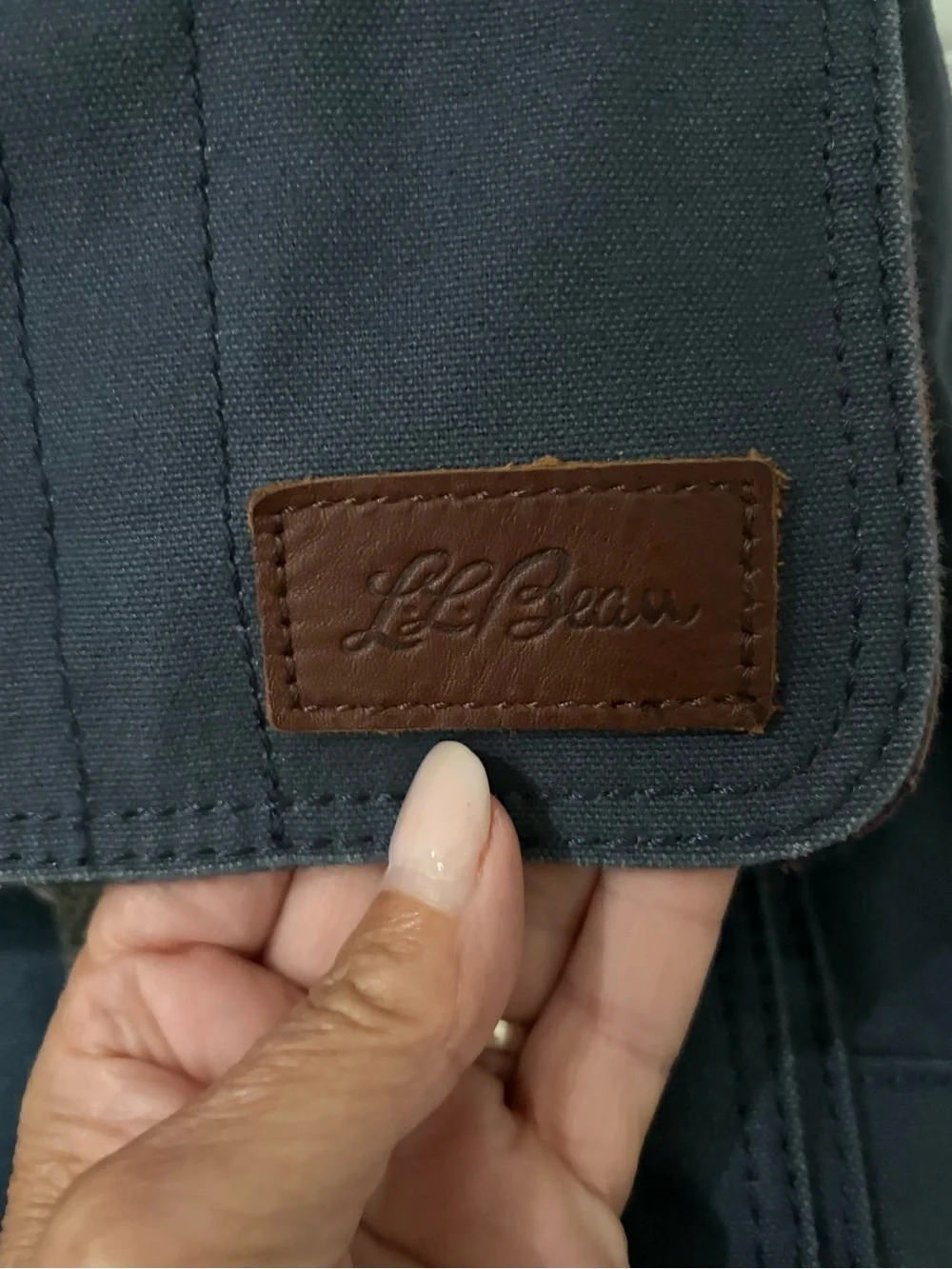 LL Bean Unisex Heritage Waxed Canvas Messenger Bag navy